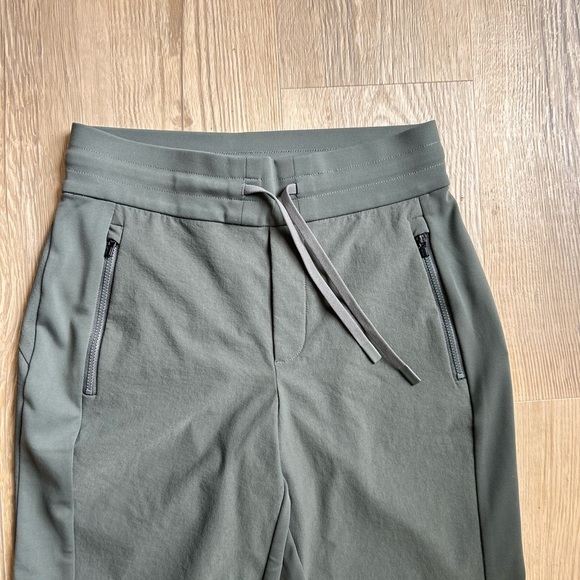 NWOT ATHLETA HEADLANDS HYBRID TREK MID RISE JOGGER - Picture 5 of 5